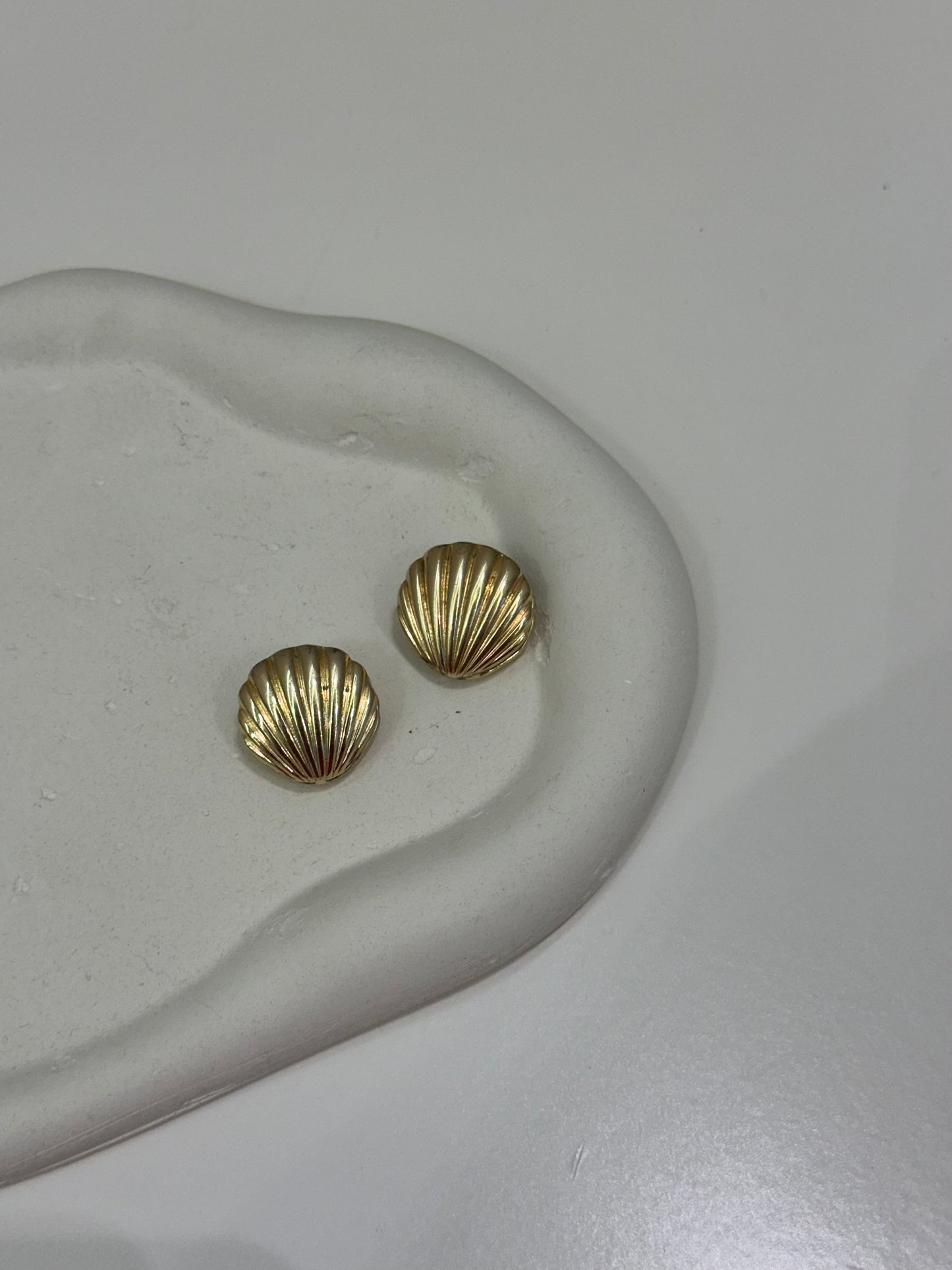 Shell double side earrings