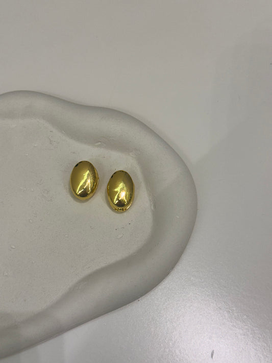 Round earrings