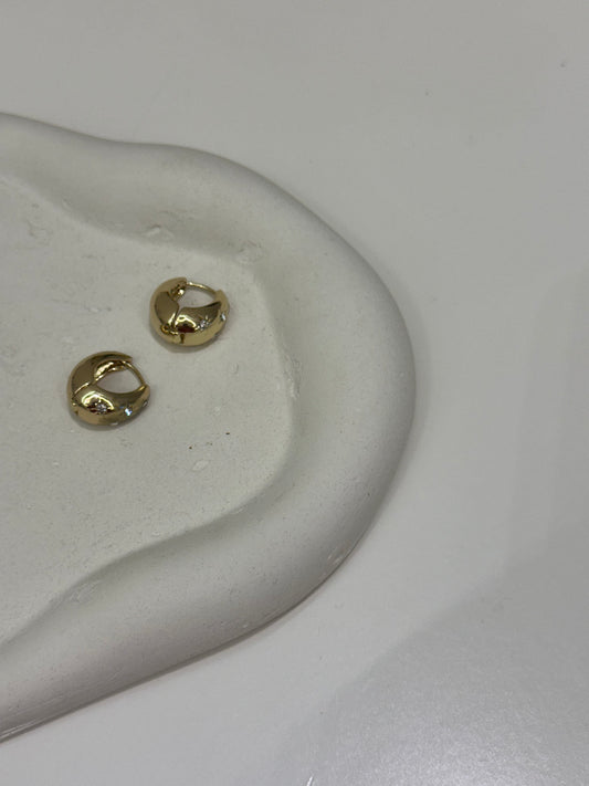Drop earrings with stone
