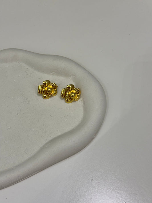 Flower Gold earrings